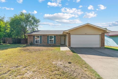 205 Willow Creek Ln, Fort Worth, TX, 76134-5010 | Card Image