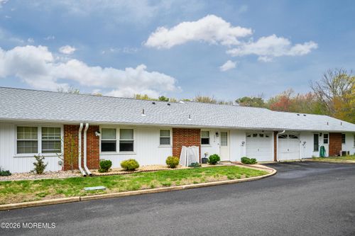 1002-343B Canterbury Ct, Lakewood, NJ, 08701-6696 | Card Image