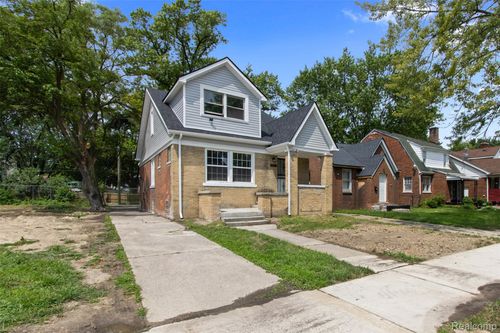 18653 Fairport St, Detroit, MI, 48205-2634 | Card Image