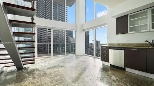 1016-41 Se 5th St, Miami, FL, 33131-2529 | Card Image