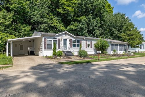 12 Jessica Ln, Olmsted Twp, OH, 44138-3029 | Card Image