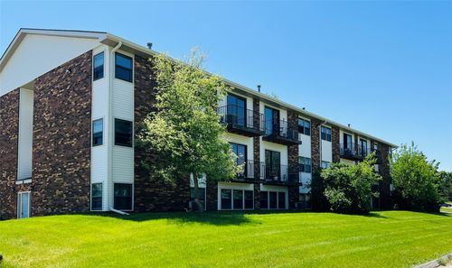2121 Greene St, Adel, IA, 50003-1654 | Card Image