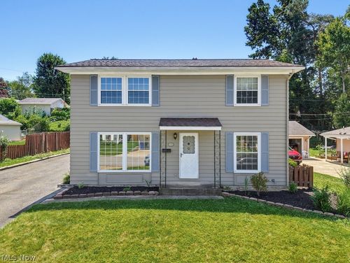 2245 Richmond Rd, Cuyahoga Falls, OH, 44221-3713 | Card Image