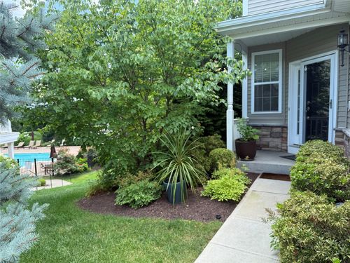 18 Pritchard Ct, Fishkill, NY, 12524-3736 | Card Image