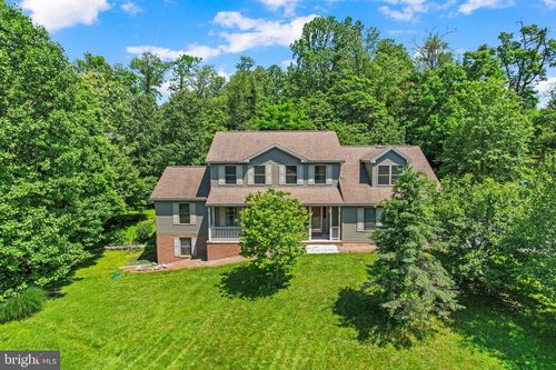 421 Old Stage Rd, LEWISBERRY, PA, 17339-9319 | Card Image