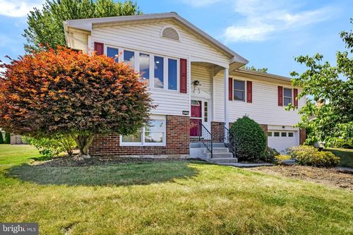 415 Pawnee Dr, MECHANICSBURG, PA, 17050-2547 | Card Image