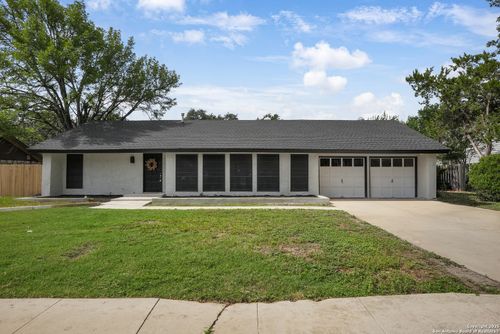 5206 Las Campanas St, San Antonio, TX, 78233-5822 | Card Image