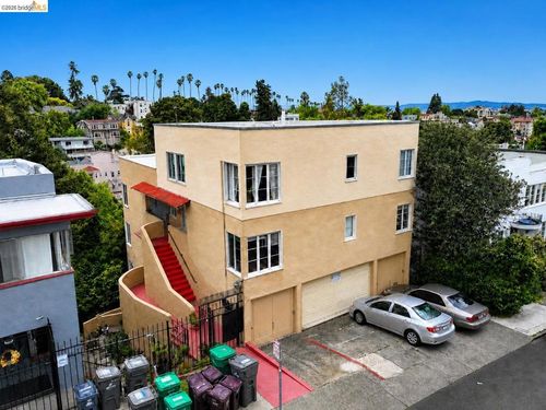 33 Home Pl E, Oakland, CA, 94610-3956 | Card Image