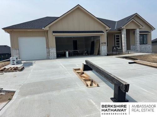 21735 Glenmore Dr, Gretna, NE, 68028 | Card Image