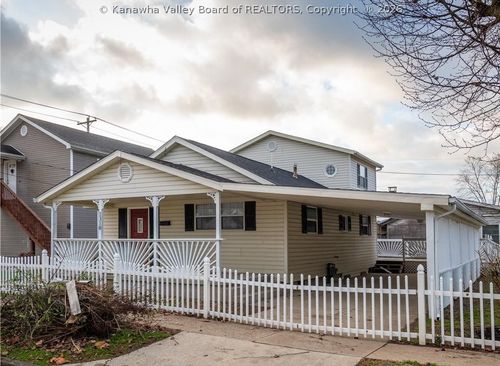 1310 13th St, Nitro, WV, 25143-1802 | Card Image