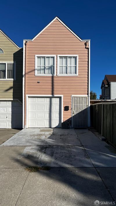 1723 Livingston Lane, Townhouse with 2 bedrooms, 2 bathrooms and 1 parking in Richmond CA | Image 1