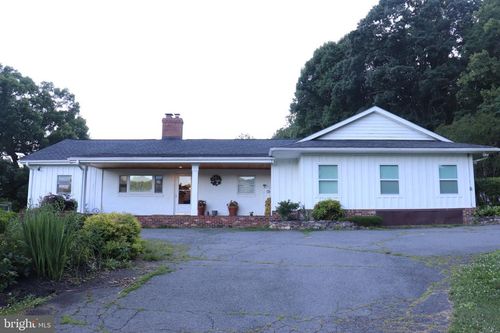 35065 Charles Town Pike, HILLSBORO, VA, 20132-1824 | Card Image