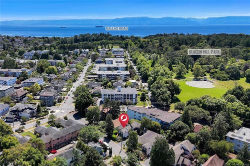 9-977 Convent Pl, Victoria, BC, V8V2Y9 | Card Image