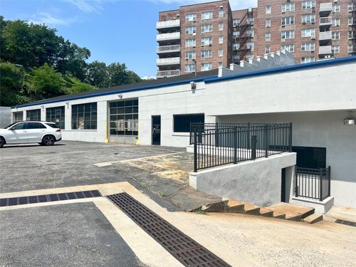 1245 Central Park Ave, Yonkers, NY, 10704-1001 | Card Image
