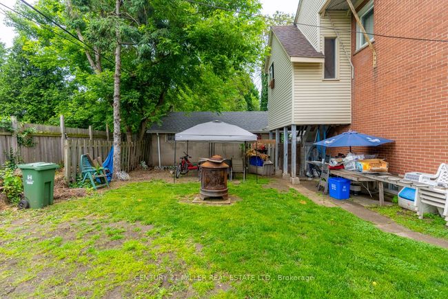 124 Gladstone Ave, Home with 6 bedrooms, 5 bathrooms and 8 parking in Hamilton ON | Image 9