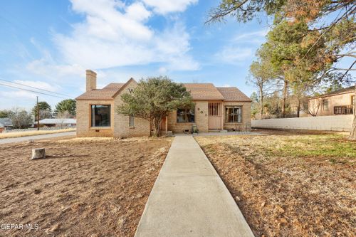 901 E Avenue B, Alpine, TX, 79830-3811 | Card Image