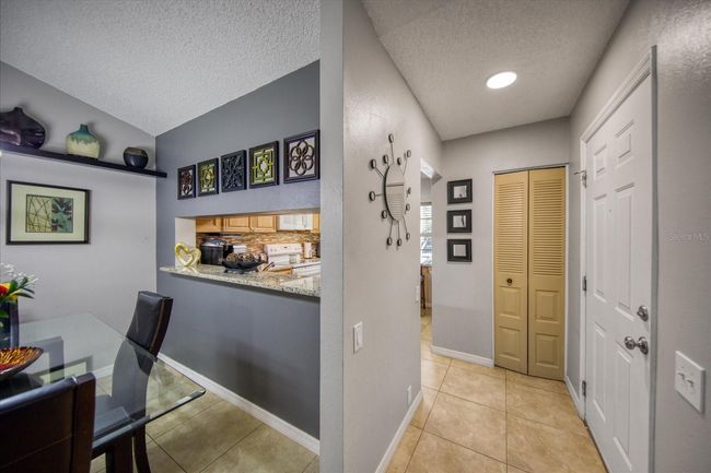APT-325 - 5265 E Bay Dr, Condo with 2 bedrooms, 2 bathrooms and null parking in CLEARWATER FL | Image 5