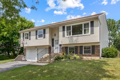 1328 Elmhurst Ln, Schaumburg, IL, 60194-2740 | Card Image