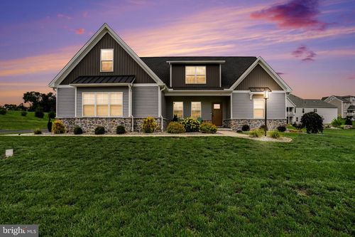 4 Suebecca Dr, CARLISLE, PA, 17013-8809 | Card Image