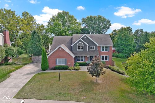 9259 Oak Knoll Ln, Fishers, IN, 46037-9572 | Card Image