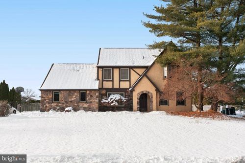 98 Vermeer Dr, Feasterville Trevose, PA, 19053-1527 | Card Image