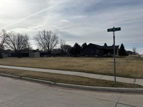 901 9th Ave Sw, Pipestone, MN, 56164-1075 | Card Image