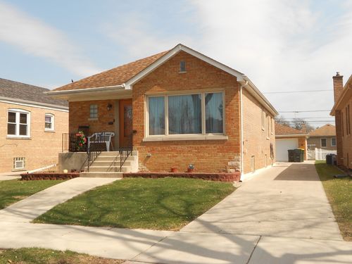 9327 S Avers Ave, Evergreen Park, IL, 60805-1856 | Card Image