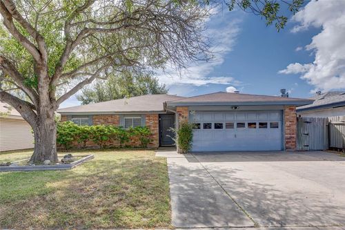 905 Red Poll Cir, Corpus Christi, TX, 78418-5022 | Card Image