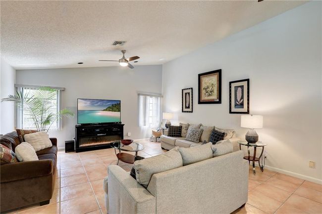 25 Sunset Dr, House other with 3 bedrooms, 2 bathrooms and null parking in Sebastian FL | Image 9