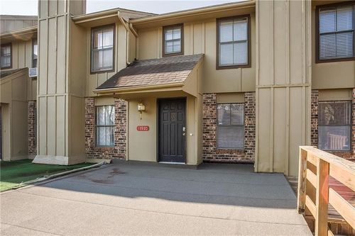 13920 Dundee Cir, Grandview, MO, 64030-4044 | Card Image