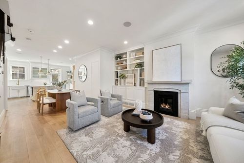 9 Cross St, Boston, MA, 02129-2504 | Card Image