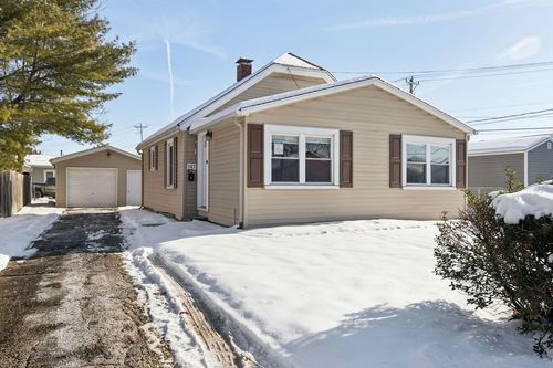 147 Caroline St, East Peoria, IL, 61611-2854 | Card Image