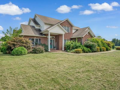 16 Windswept, House other with 5 bedrooms, 3 bathrooms and null parking in Nashville IL | Image 1