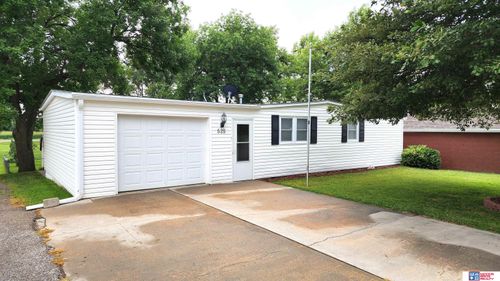 525 E 1st St, Hickman, NE, 68372-9817 | Card Image