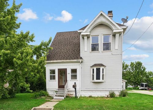 136 Oak Street, BRILLION, WI, 54110 | Card Image