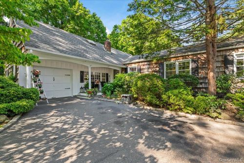 10 Rancher Pl, Huntington, NY, 11743-4020 | Card Image