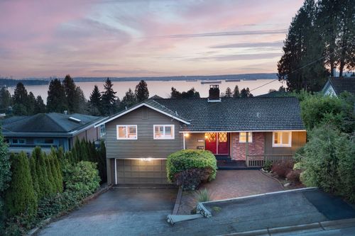 2558 Mathers Ave, West Vancouver, BC, V7V2J1 | Card Image