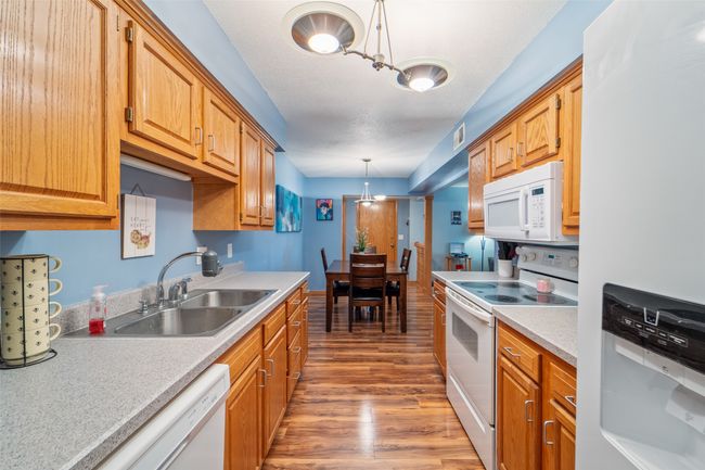 APT-8 - 9533 University Ave, Condo with 2 bedrooms, 2 bathrooms and null parking in Clive IA | Image 4