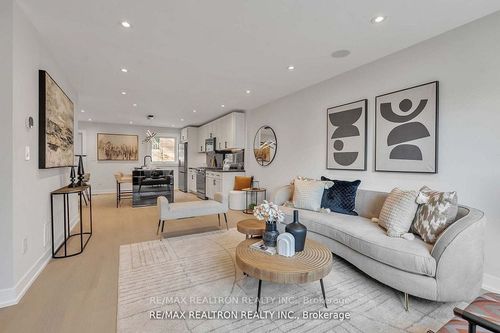 254 Hastings Ave, Toronto, ON, M4L2M1 | Card Image