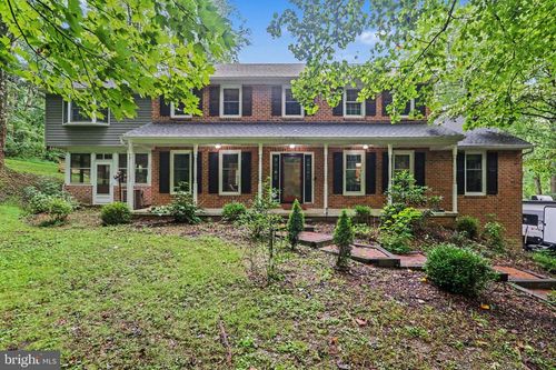 332 Laurel Dr, YORK, PA, 17406-9610 | Card Image