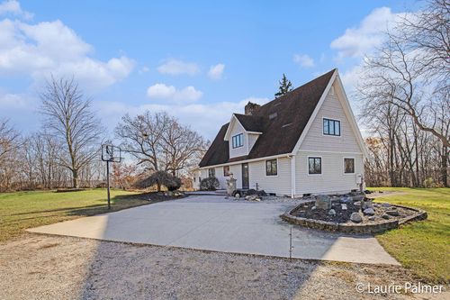 6867 Centerline Rd, Saranac, MI, 48881-9402 | Card Image