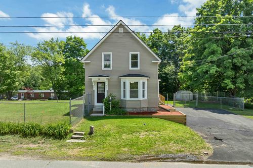 16 Brook St, Derry, NH, 03038-2603 | Card Image