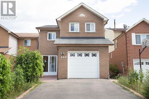 860 Messenger Meadow Dr, Mississauga, ON, L5C3T2 | Card Image