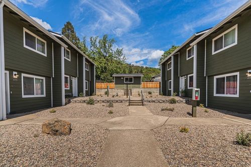 459 4th Ave, Gold Hill, OR, 97525-9609 | Card Image