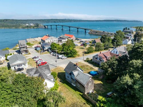 27 Pleasant Street, Lubec, ME, 04652 | Card Image