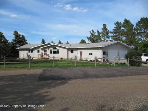 8501 144th Ave Sw, Bowman, ND, 58623-9753 | Card Image