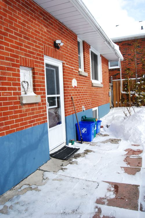 bsmt-593 Ridgeway Ave, Oshawa, ON, L1J2W3 | Card Image