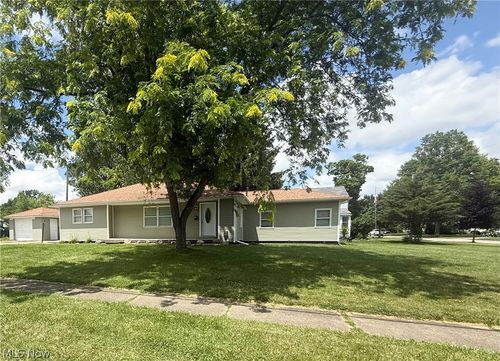419 Dickson St, Wellington, OH, 44090-1314 | Card Image