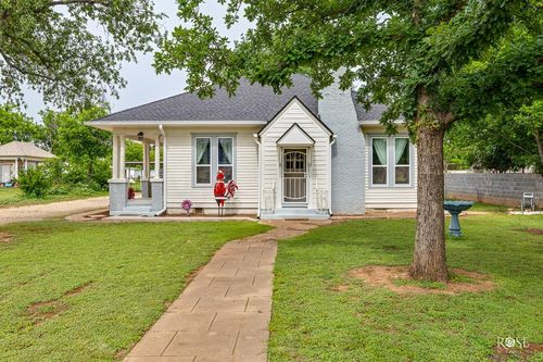 112 5th Ave, Coleman, TX, 76834-3823 | Card Image
