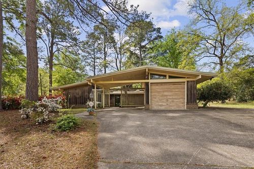 220 Vivian Dr, Fayetteville, NC, 28311-1487 | Card Image